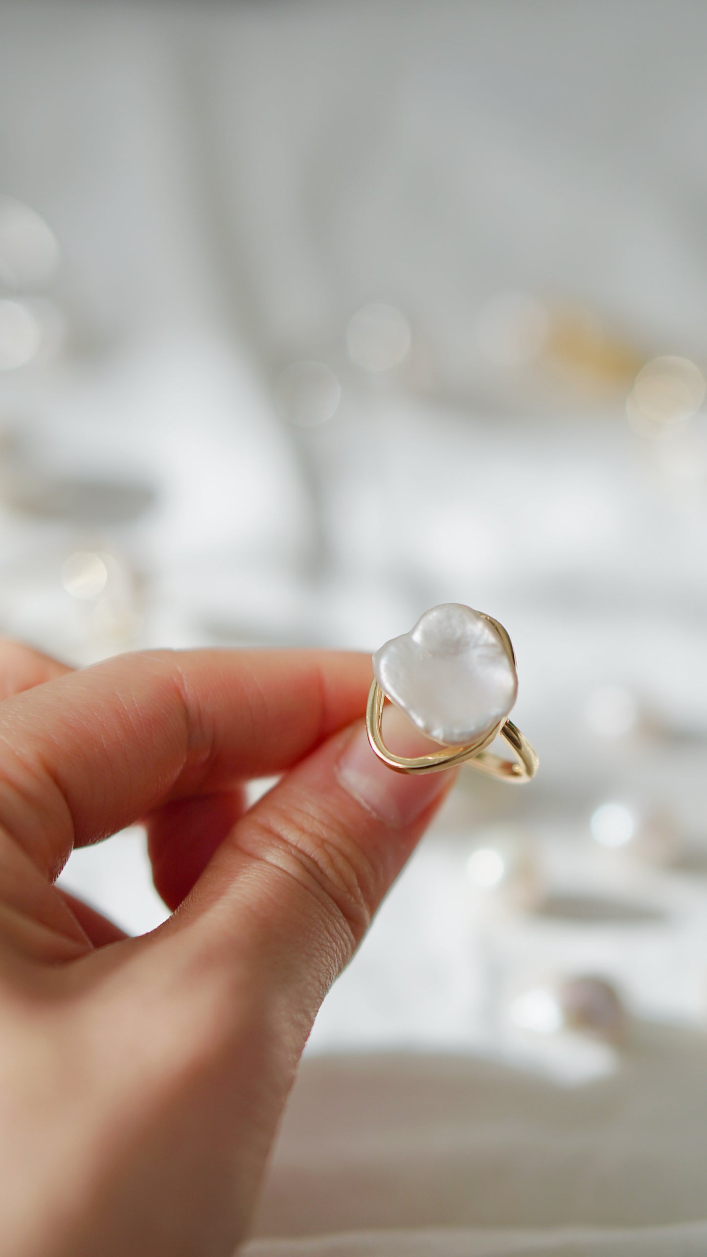 Petali di Perle, Anello