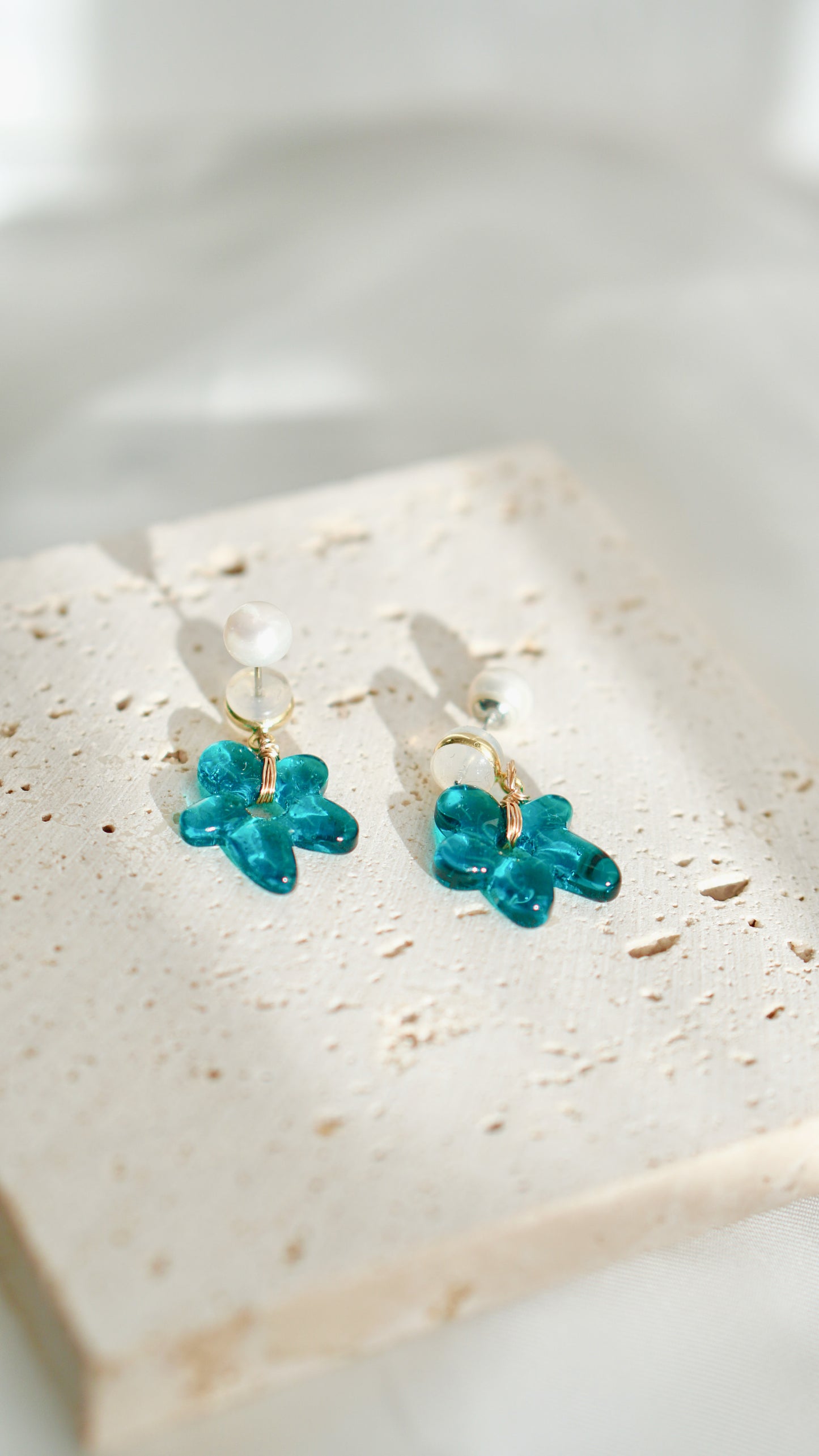 Lampwork Plumbago Orecchini con Perle